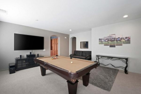 Walking distance to Coachella and Stagecoach!